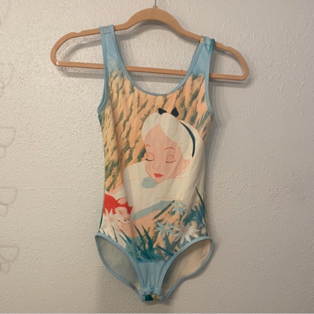 alice in wonderland one piece size XS